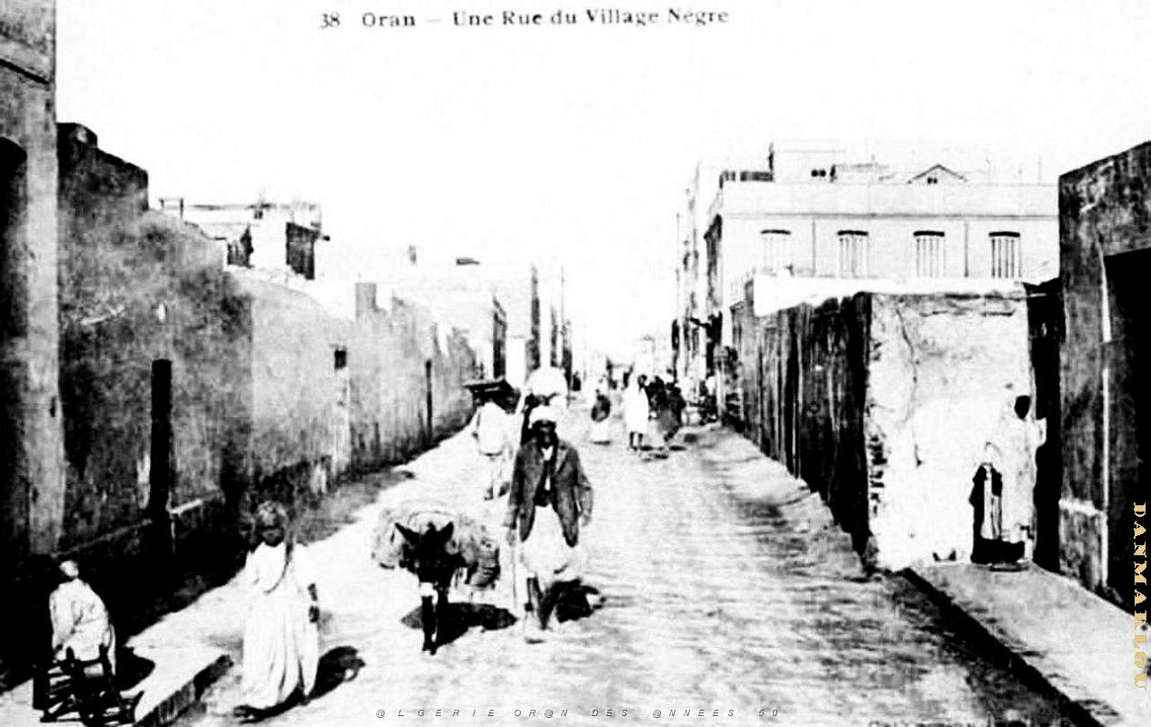CA a- 044- Village negre.jpg